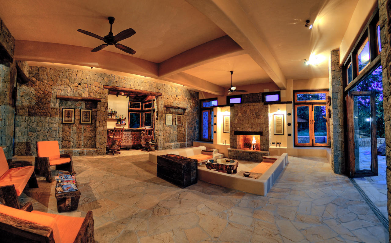 Kanha Earth Lodge Mandla Экстерьер фото