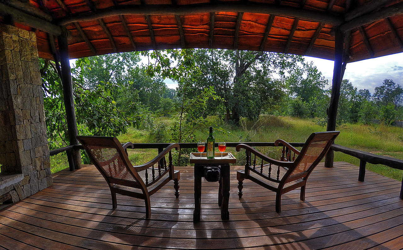 Kanha Earth Lodge Mandla Экстерьер фото