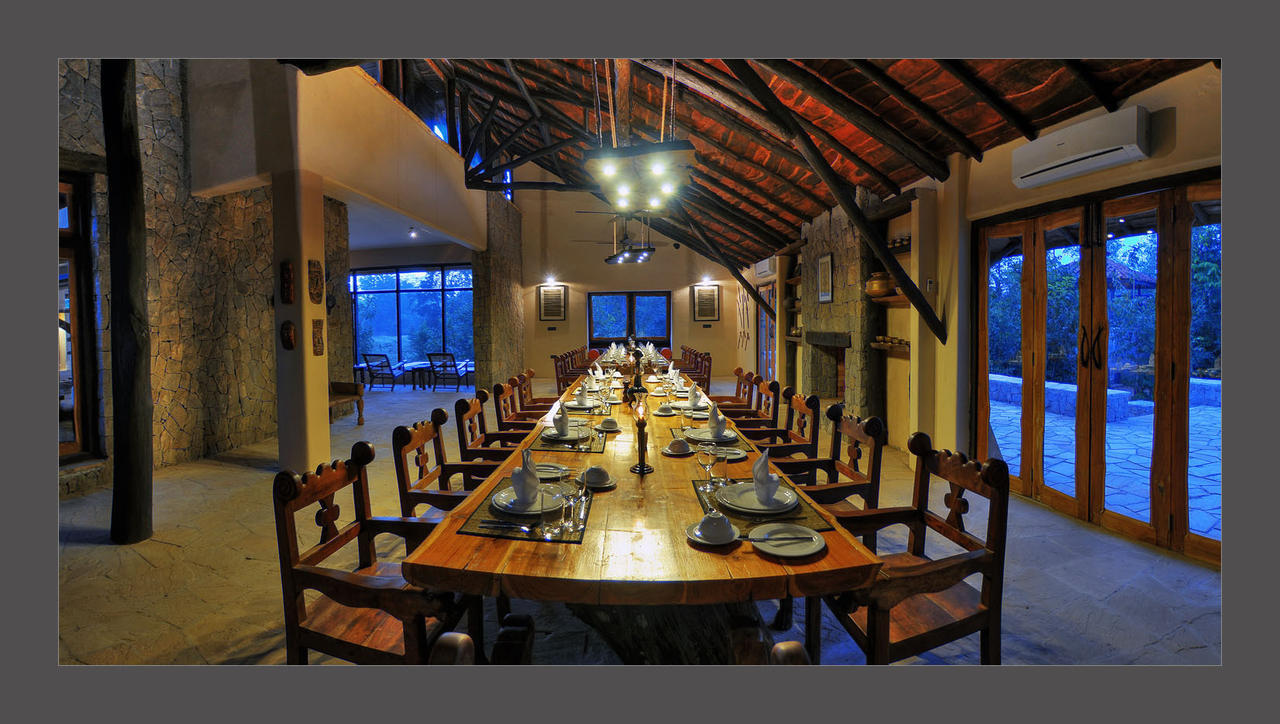 Kanha Earth Lodge Mandla Экстерьер фото