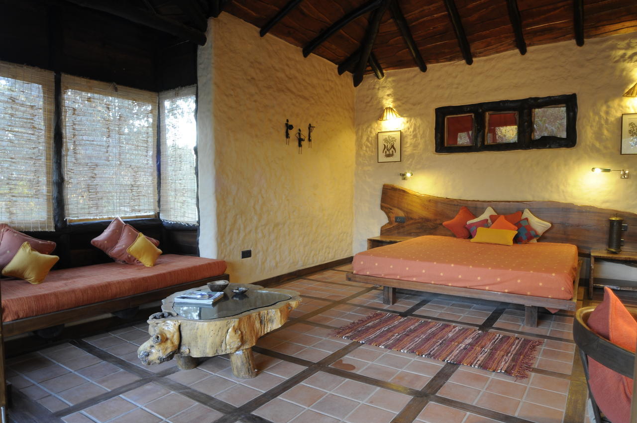 Kanha Earth Lodge Mandla Экстерьер фото